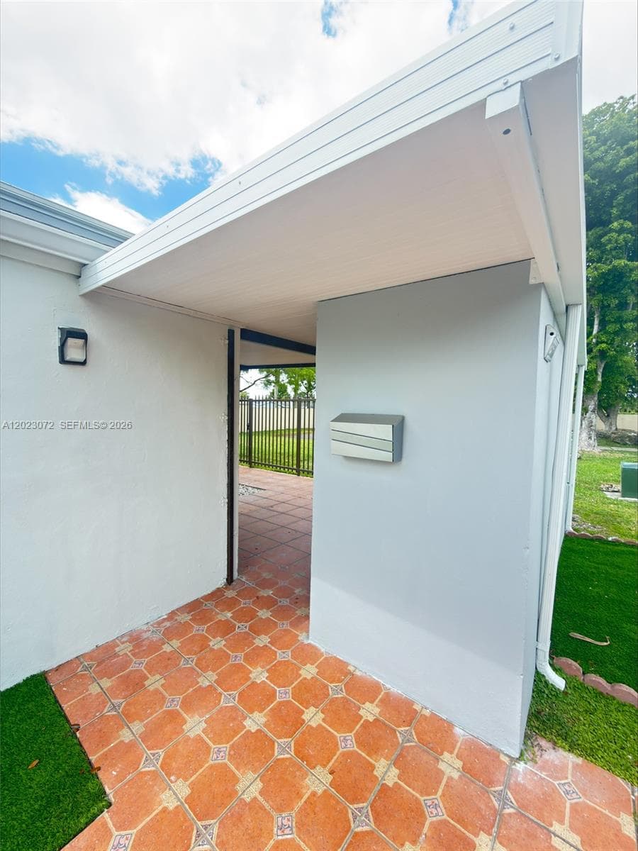 Greenway Lakes Sec One, Miami, FL — 6