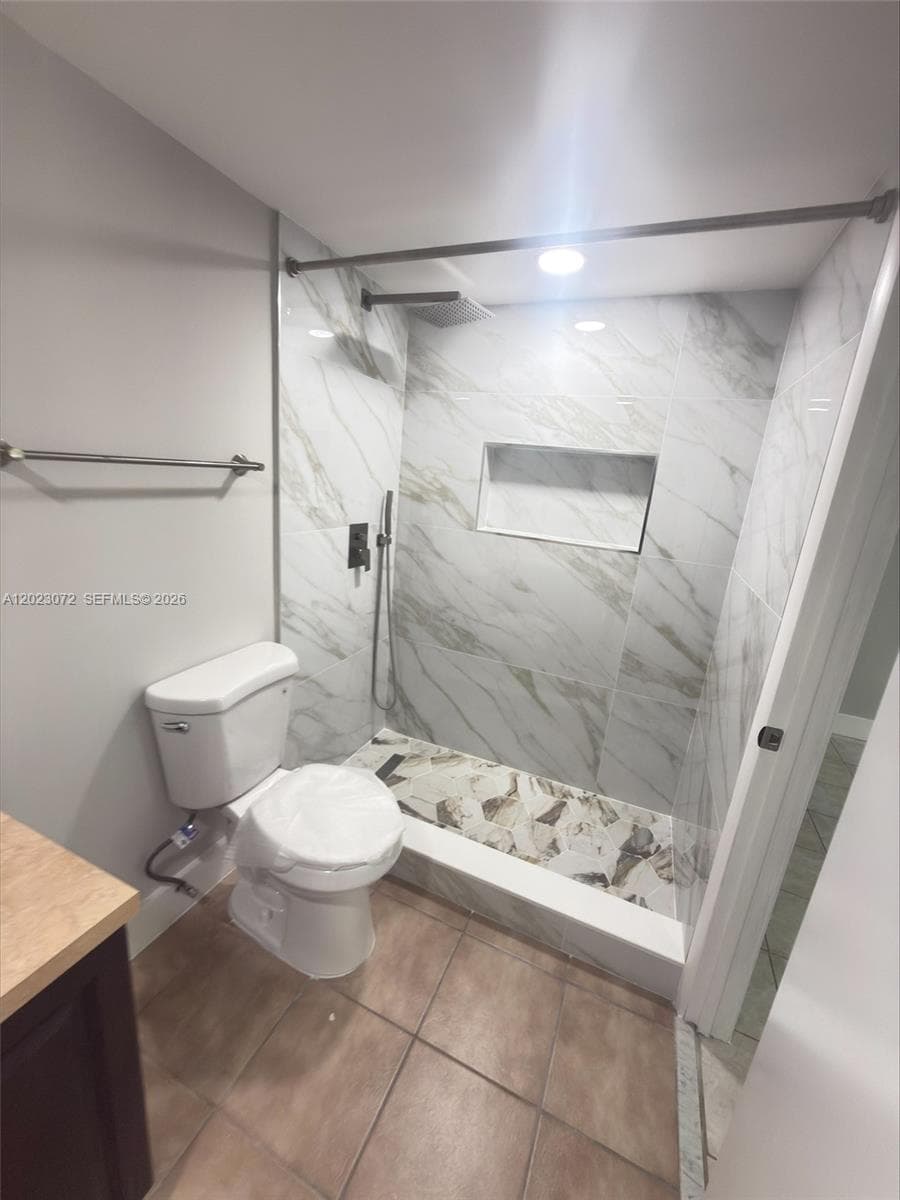 Greenway Lakes Sec One, Miami, FL — 22