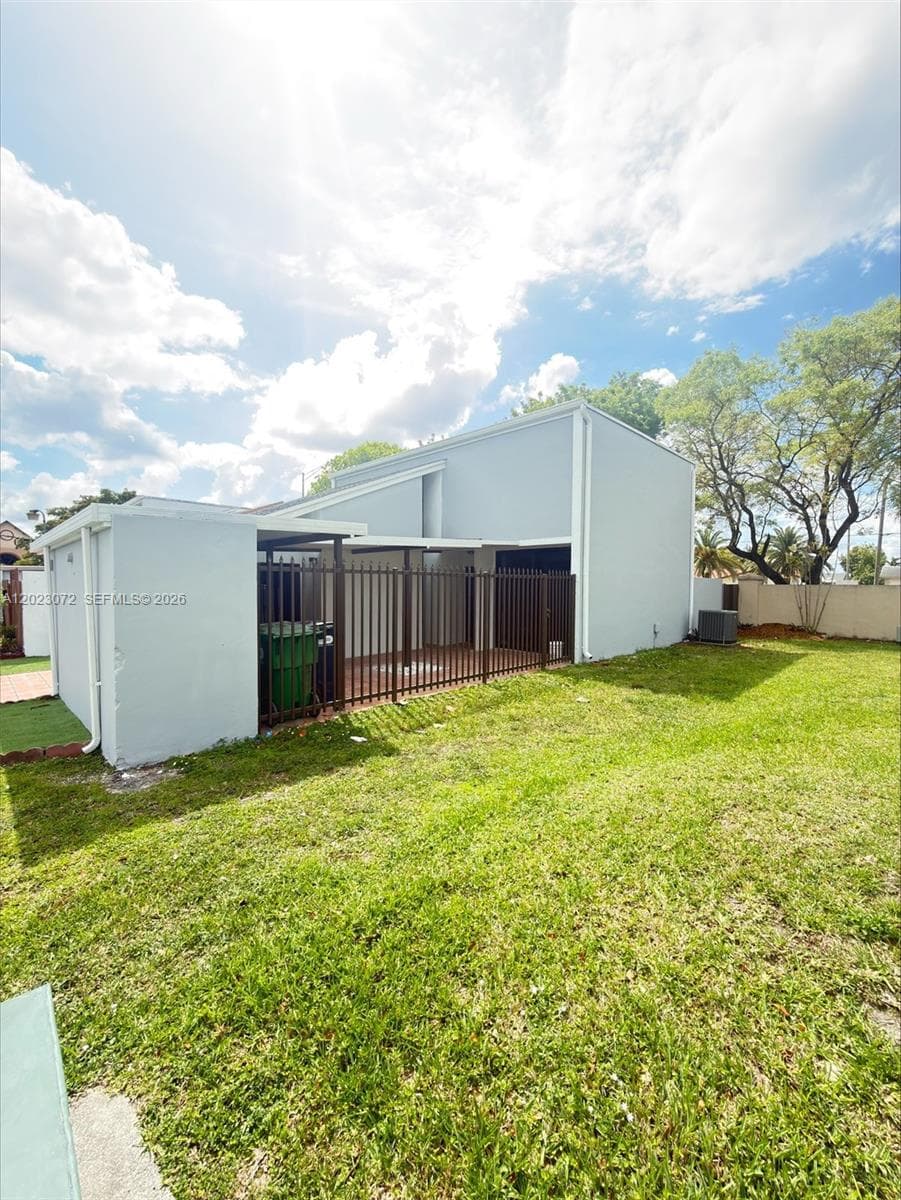 Greenway Lakes Sec One, Miami, FL — 29