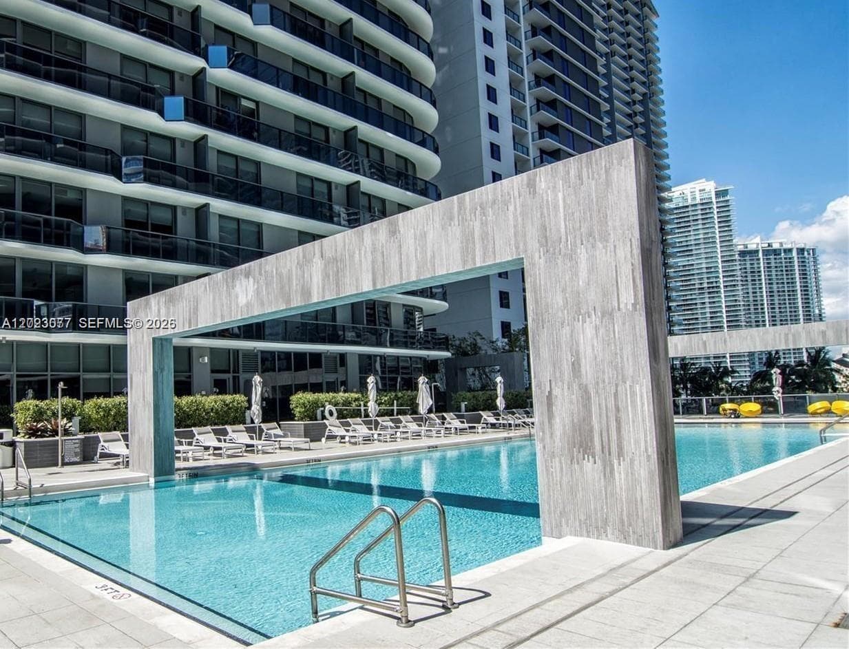 45 SW 9th St # 3501, Miami FL 33130 — 3