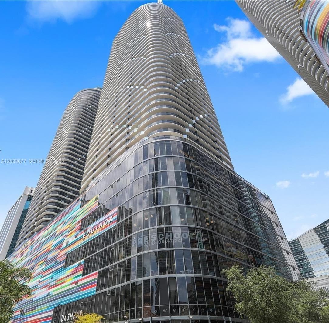 45 SW 9th St # 3501, Miami FL 33130 — 1
