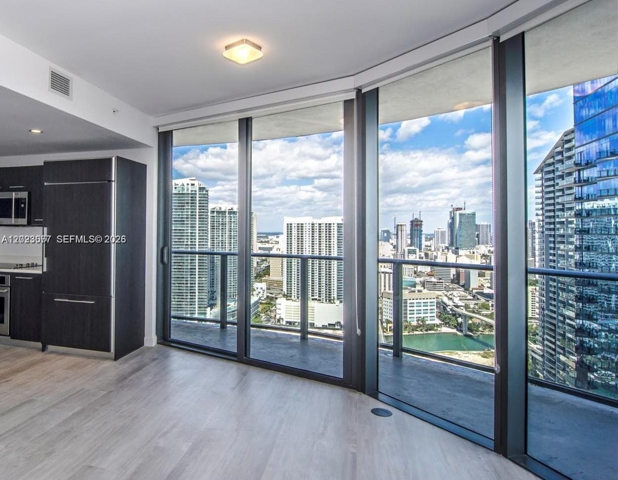 45 SW 9th St # 3501, Miami FL 33130 — 14