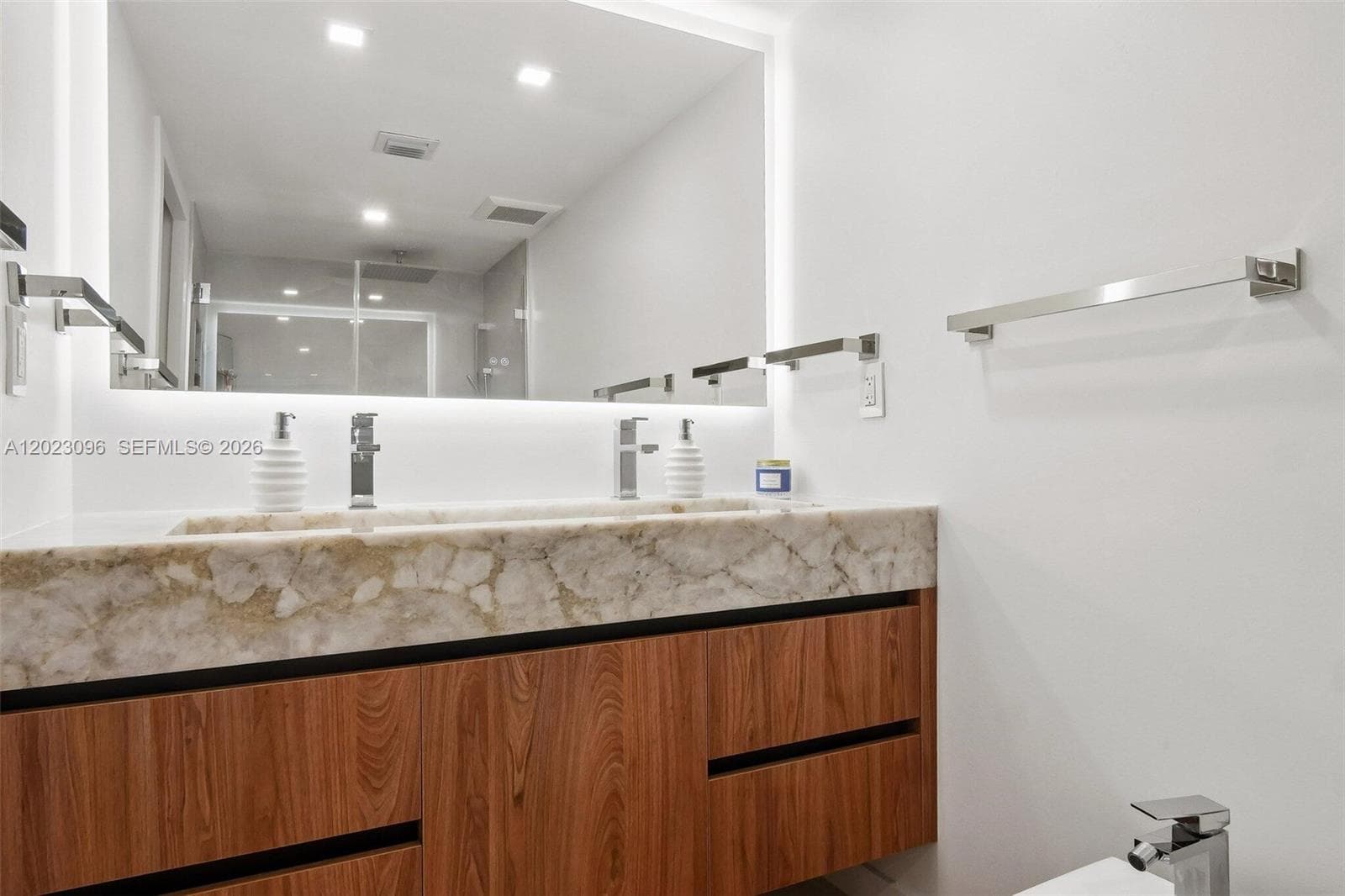 425 Grapetree Dr # 211, Key Biscayne FL 33149 — 12