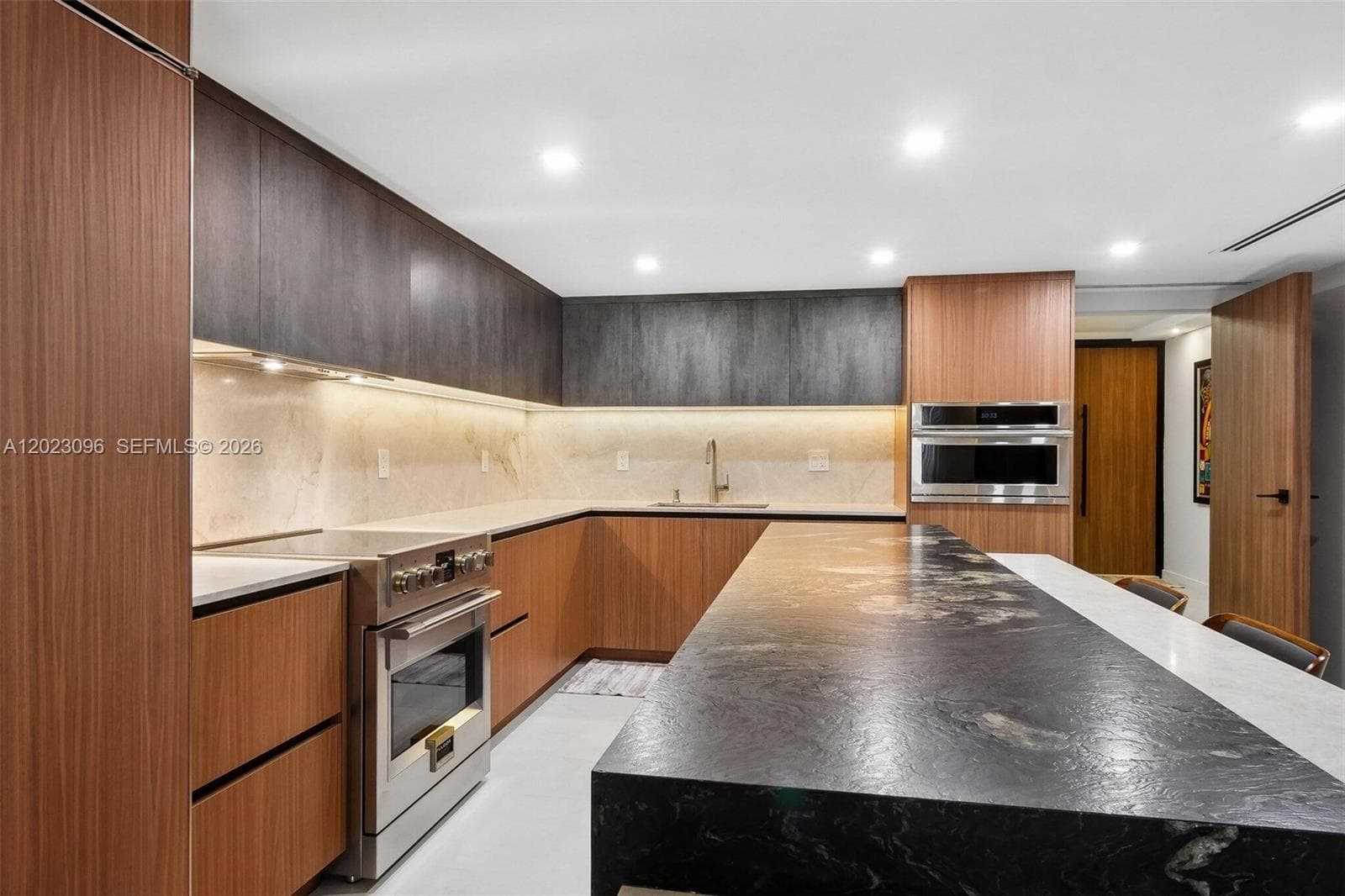 425 Grapetree Dr # 211, Key Biscayne FL 33149 — 7