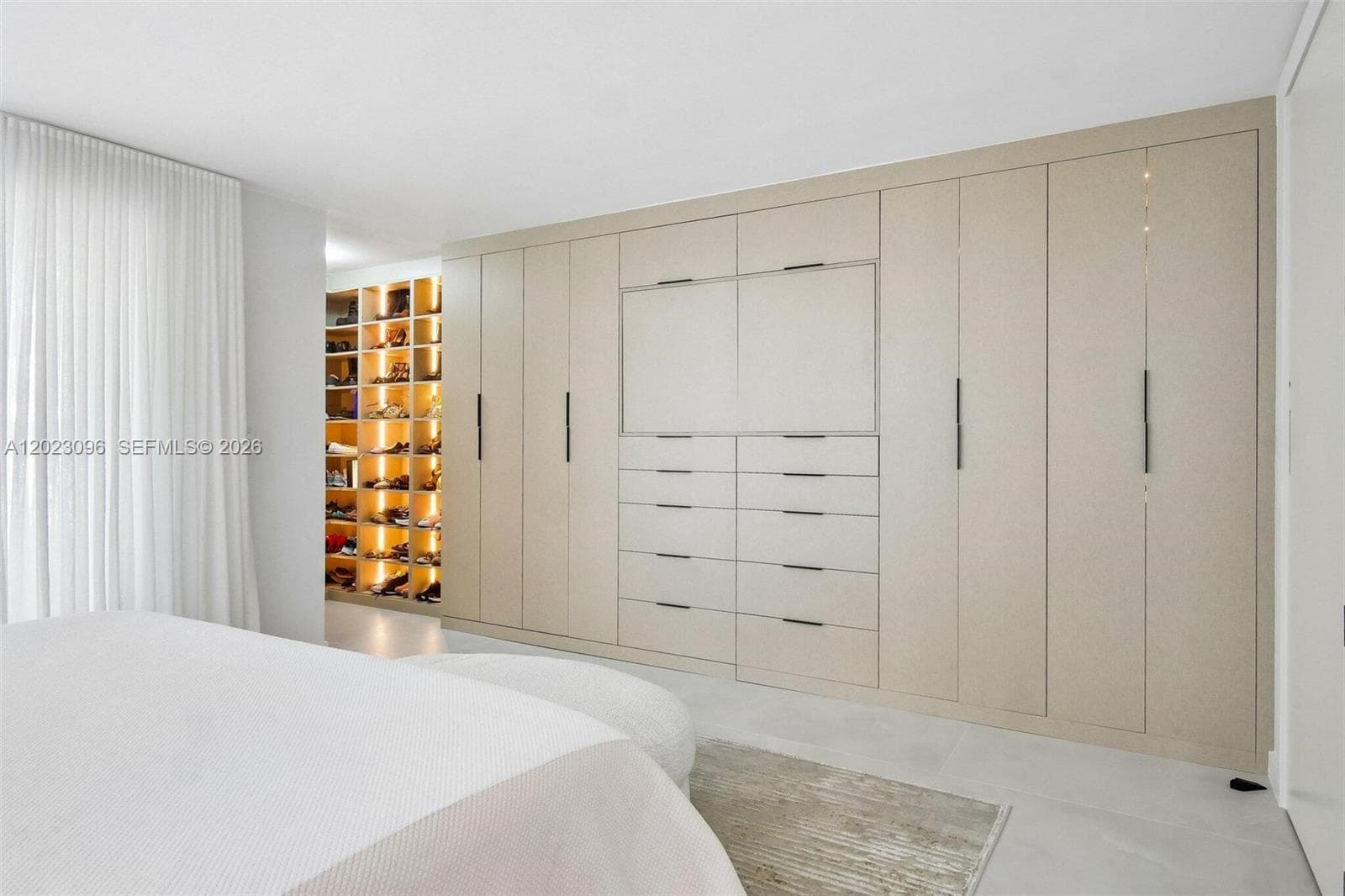 425 Grapetree Dr # 211, Key Biscayne FL 33149 — 11