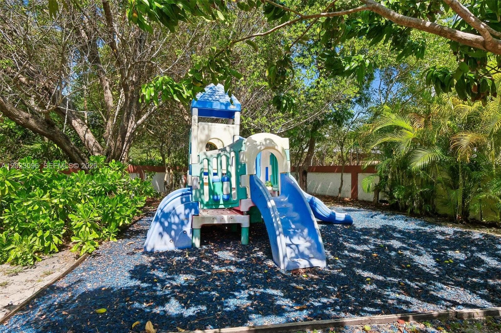 425 Grapetree Dr # 211, Key Biscayne FL 33149 — 31