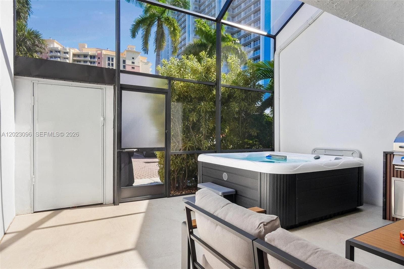 425 Grapetree Dr # 211, Key Biscayne FL 33149 — 25
