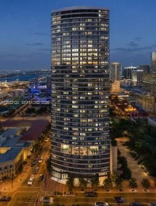 225 N Miami Ave # 3204, Miami FL 33128 — 20