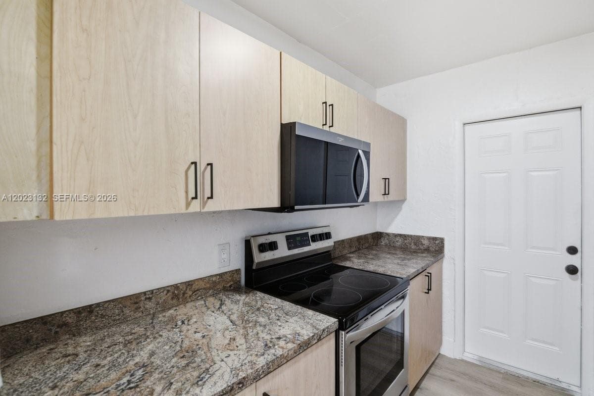 17875 SW 103rd Ave, Miami FL 33157 — 12