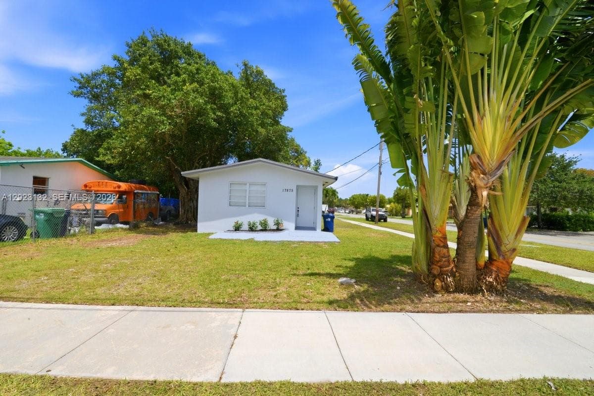17875 SW 103rd Ave, Miami FL 33157 — 1