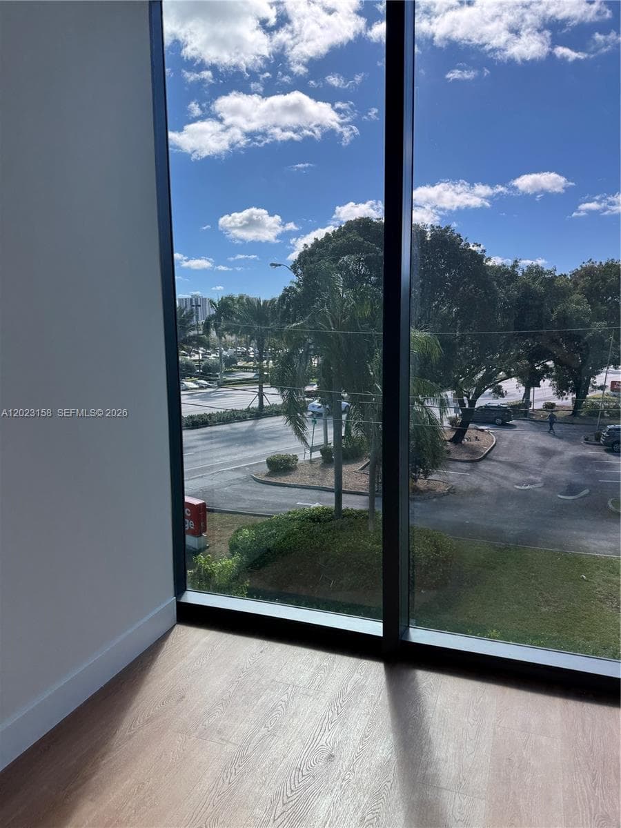 21290 Biscayne Blvd # 208, Aventura FL 33180 — 2