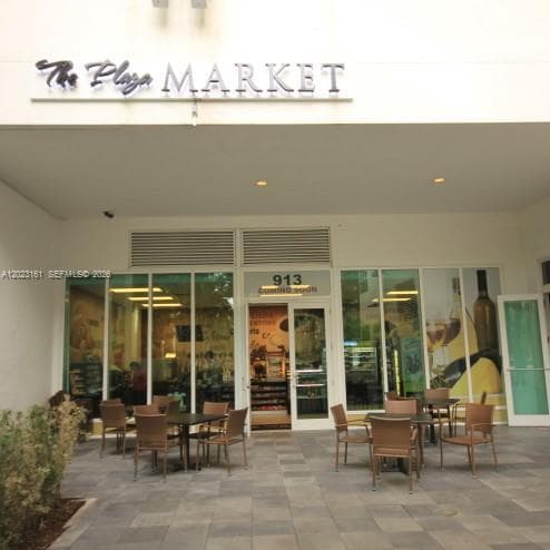 950 Brickell Bay Dr # 1701, Miami FL 33131 — 17