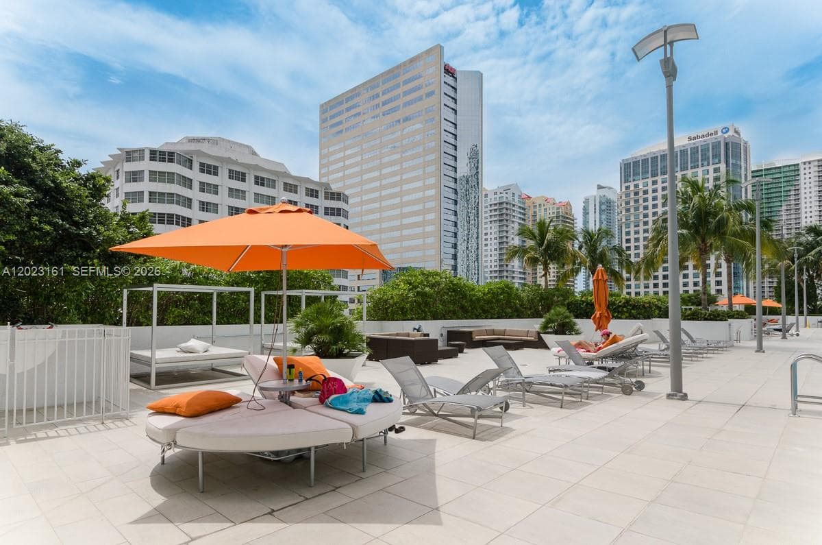 950 Brickell Bay Dr # 1701, Miami FL 33131 — 25
