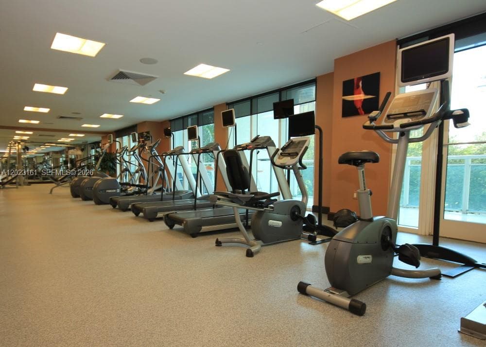 950 Brickell Bay Dr # 1701, Miami FL 33131 — 21