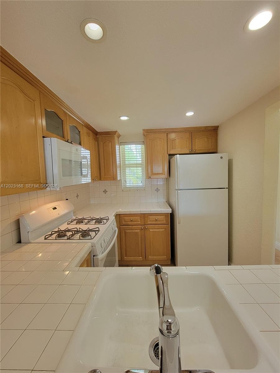 6707 N Kendall Dr # 107, Pinecrest FL 33156 — 3