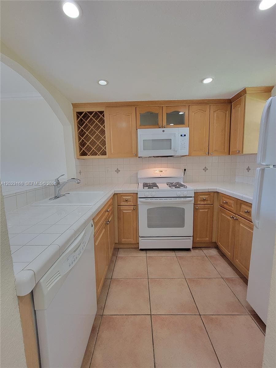 6707 N Kendall Dr # 107, Pinecrest FL 33156 — 4
