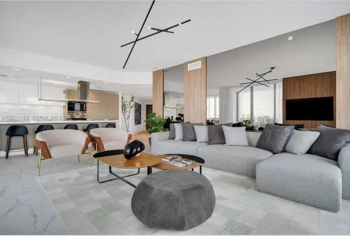 17111 Biscayne Blvd # 2209, North Miami Beach FL 33160 — 2