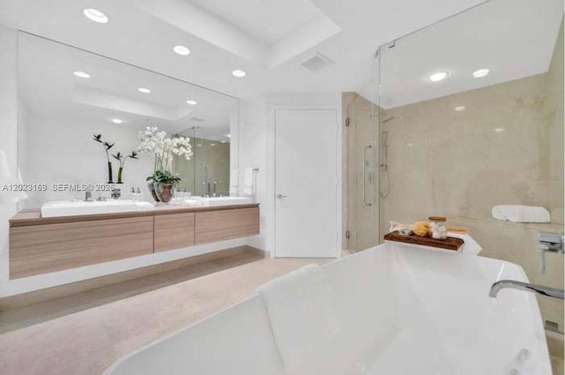 17111 Biscayne Blvd # 2209, North Miami Beach FL 33160 — 9