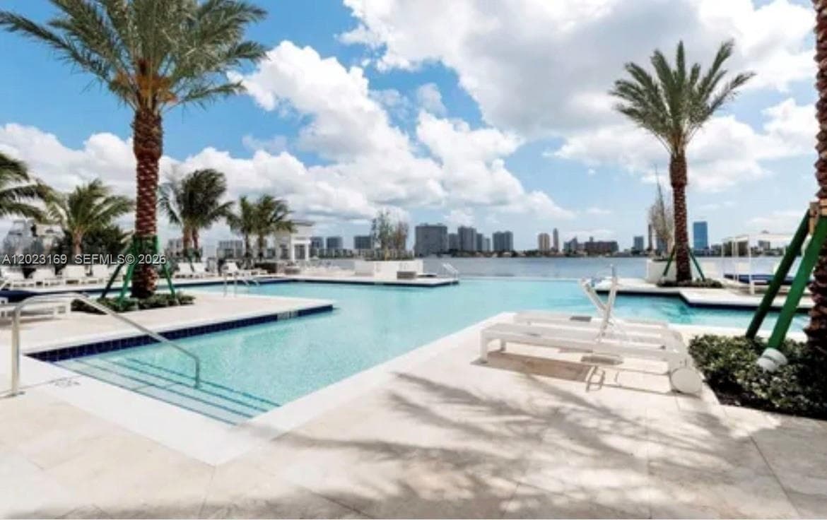 17111 Biscayne Blvd # 2209, North Miami Beach FL 33160 — 18