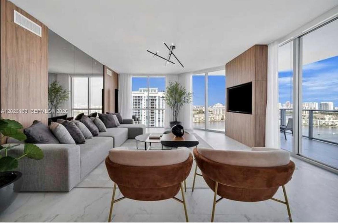 17111 Biscayne Blvd # 2209, North Miami Beach FL 33160 — 4