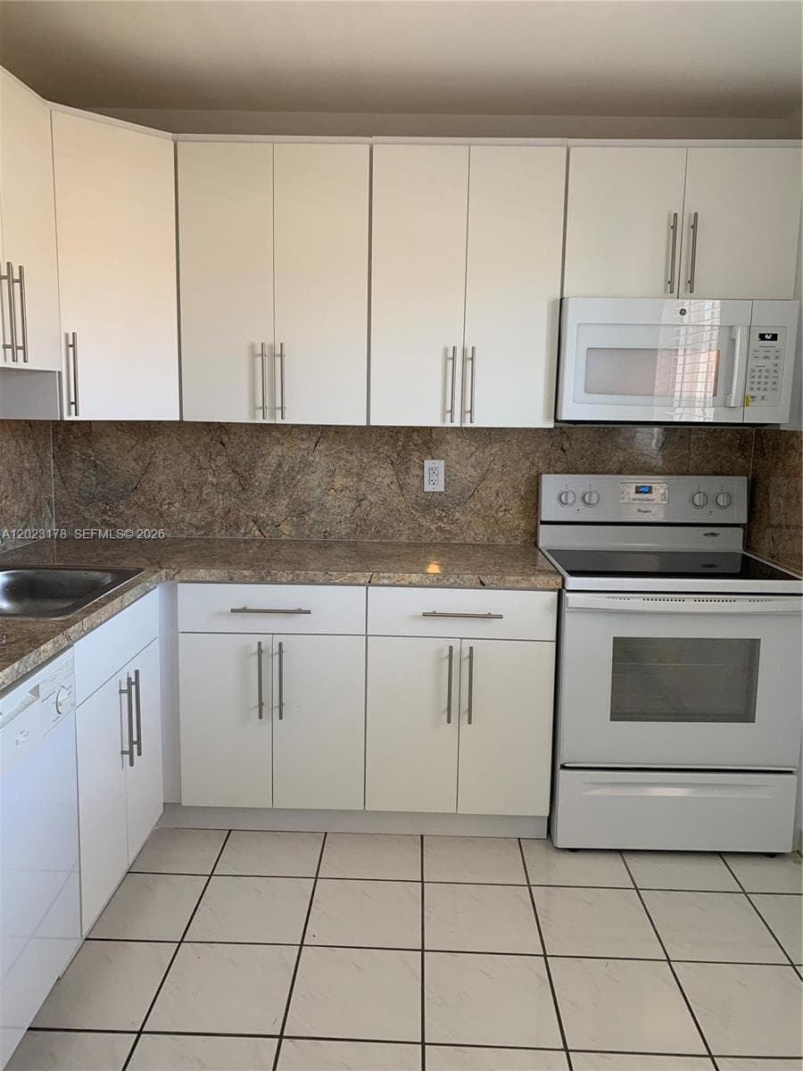 7703 Camino Real # 405, Miami FL 33143 — 10