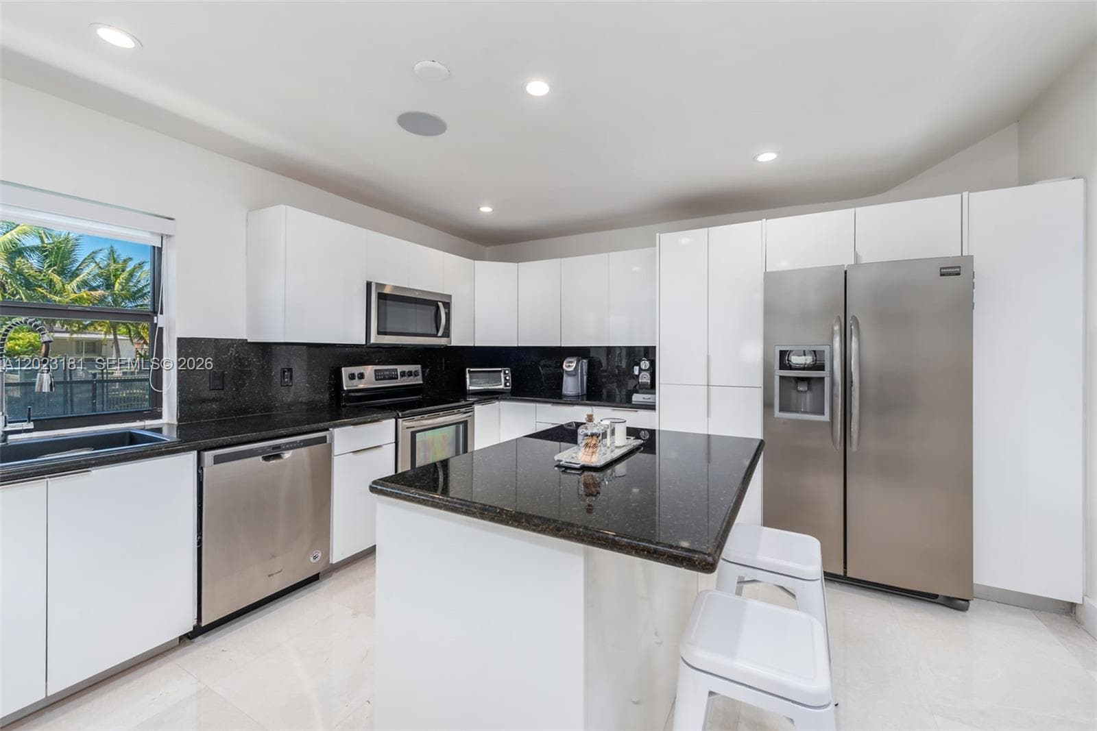 2330 NE 195th St, Miami FL 33180 — 12
