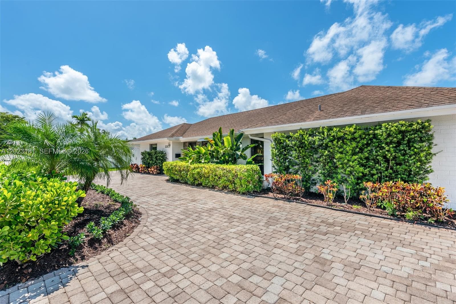 2330 NE 195th St, Miami FL 33180 — 3