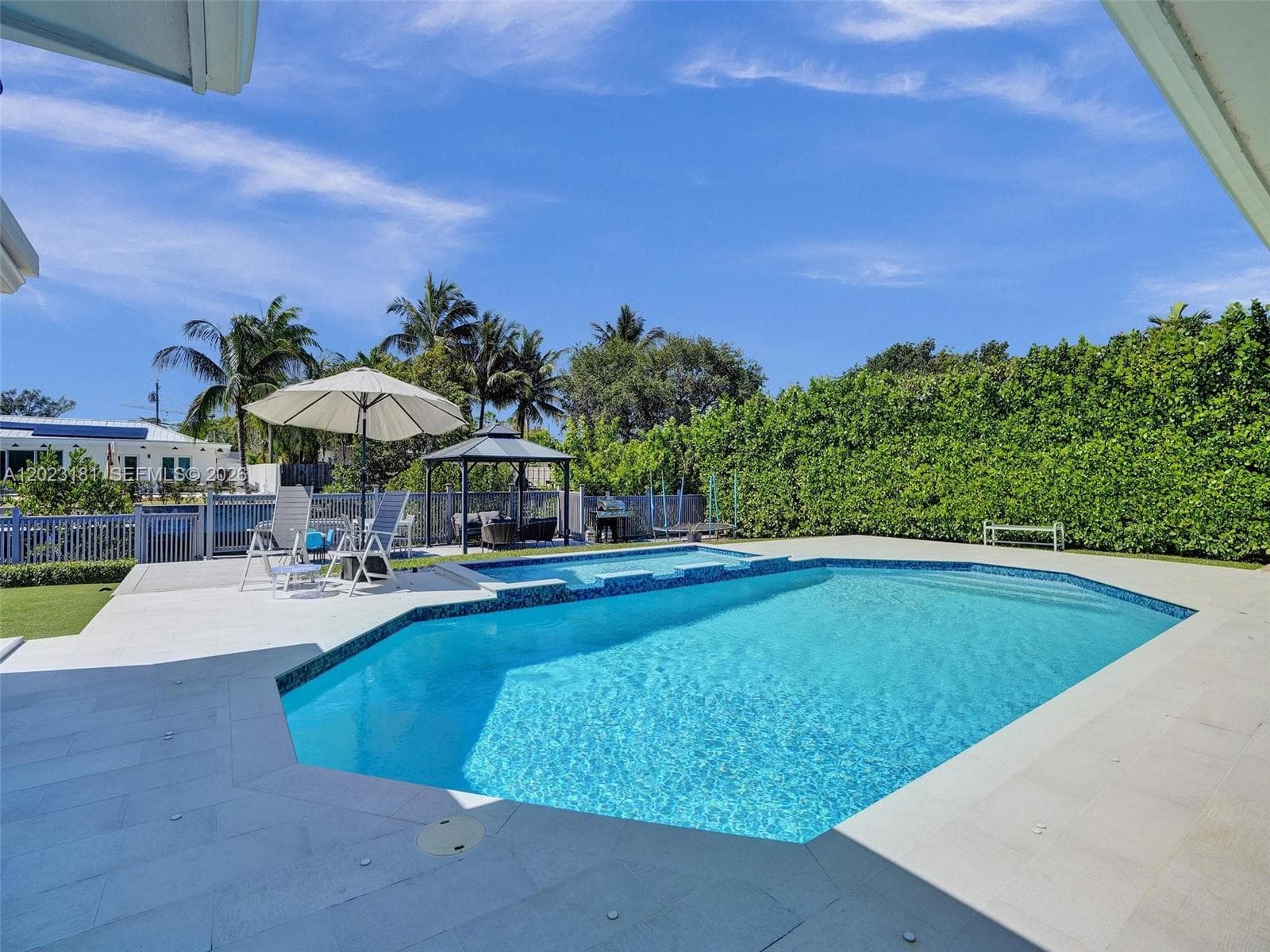 2330 NE 195th St, Miami FL 33180 — 28