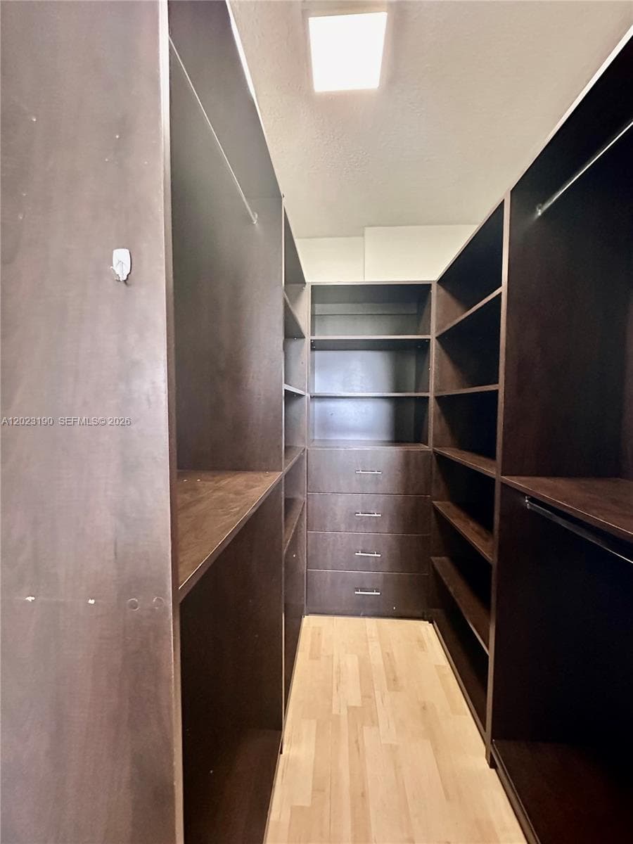185 SE 14th Ter # 2809, Miami FL 33131 — 36