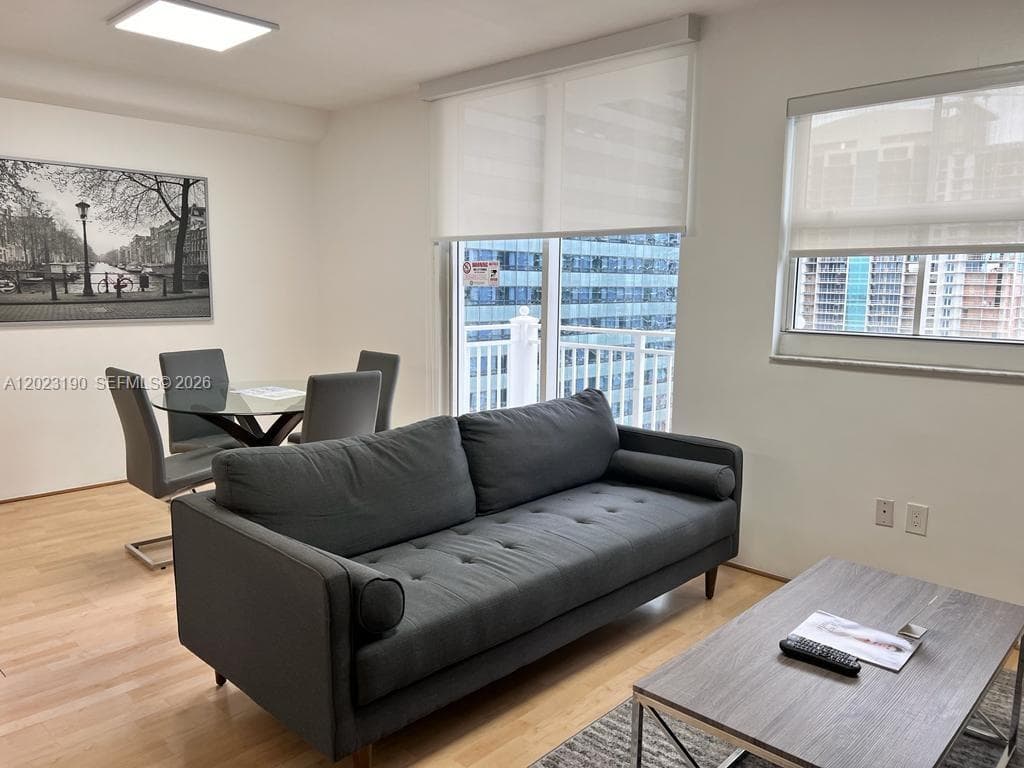 185 SE 14th Ter # 2809, Miami FL 33131 — 19