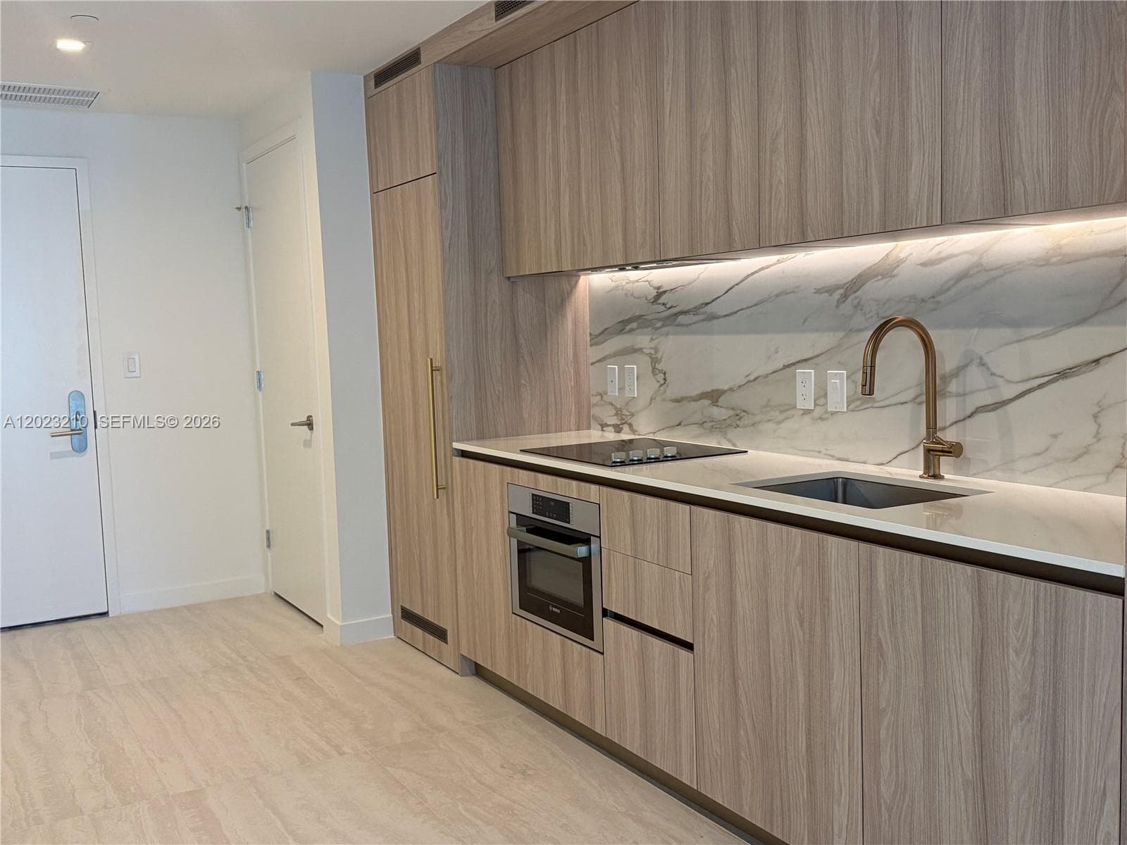 77 SE 5th ST # 2111, Miami FL 33131 — 6