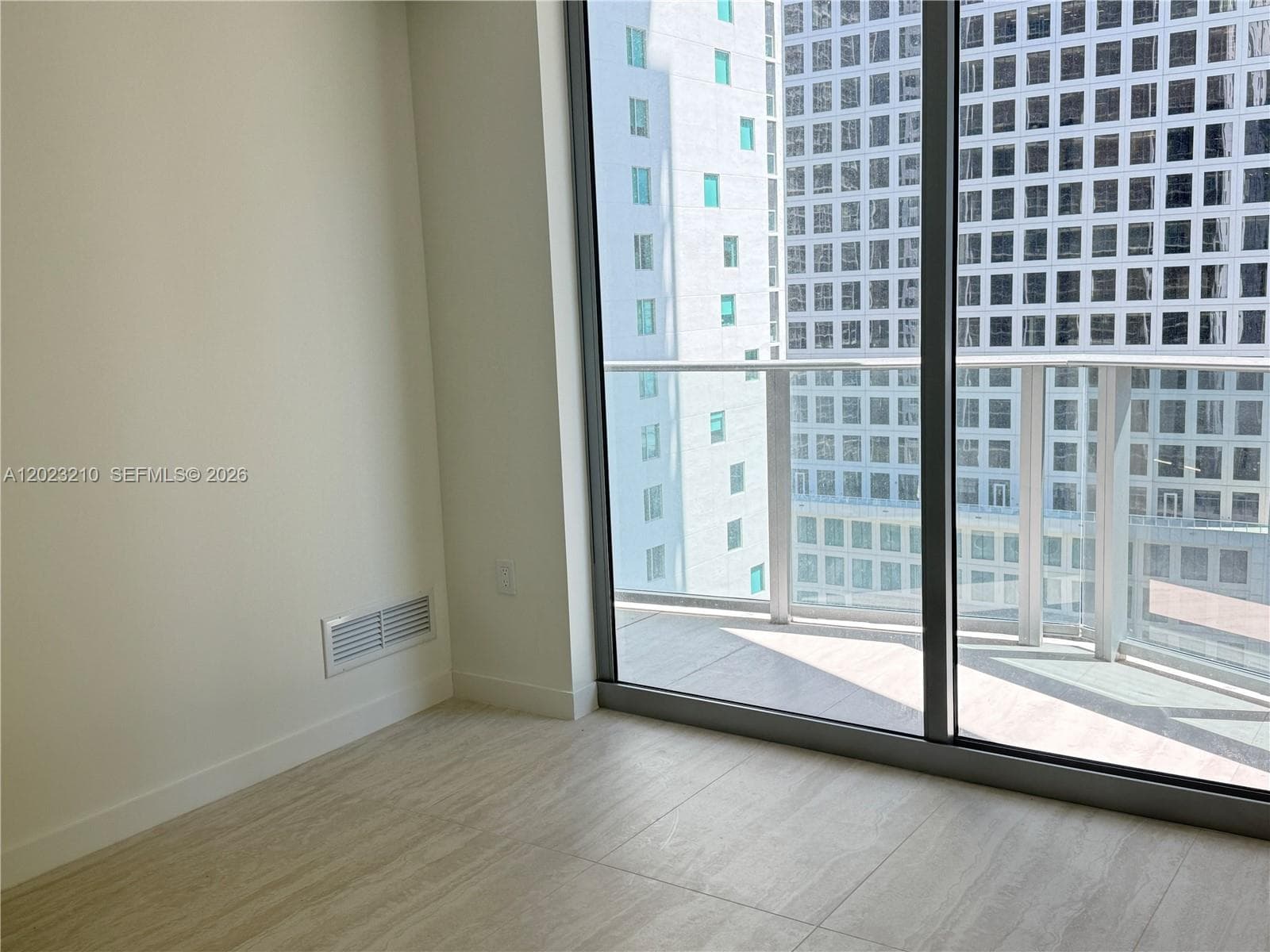 77 SE 5th ST # 2111, Miami FL 33131 — 7