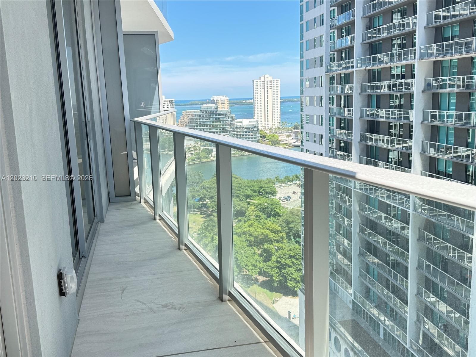 77 SE 5th ST # 2111, Miami FL 33131 — 11