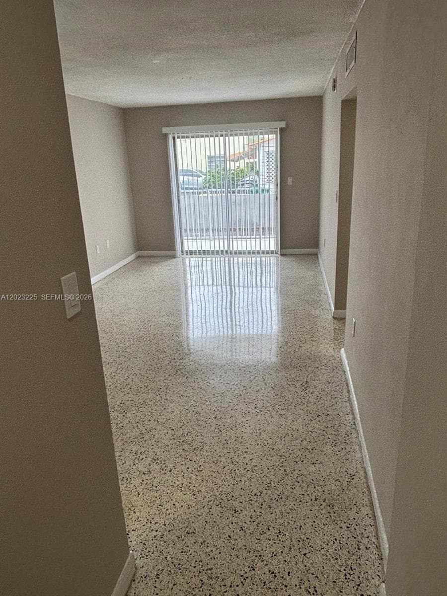 1047 SW 7th St # 6, Miami FL 33130 — 2