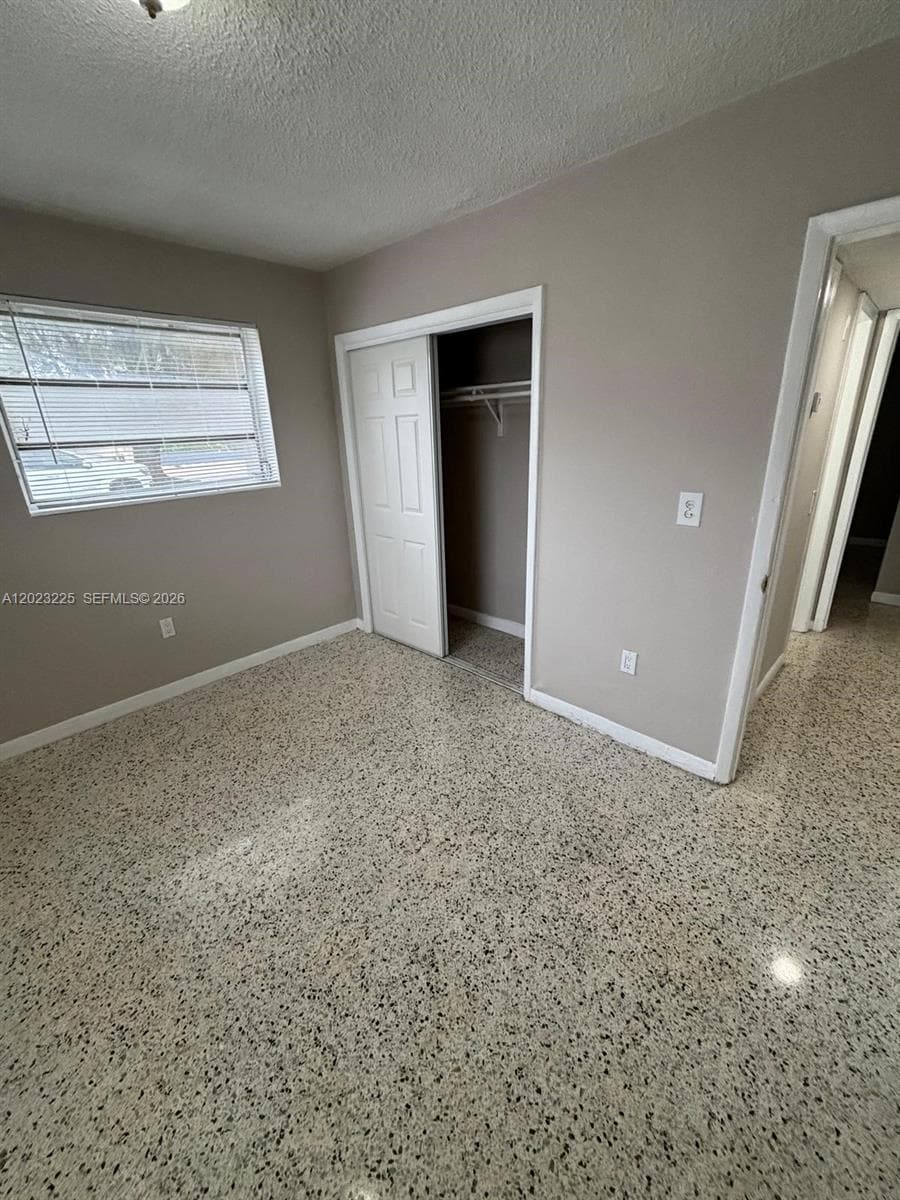 1047 SW 7th St # 6, Miami FL 33130 — 6