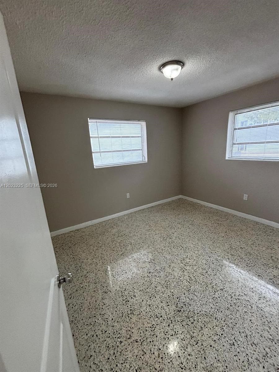 1047 SW 7th St # 6, Miami FL 33130 — 5