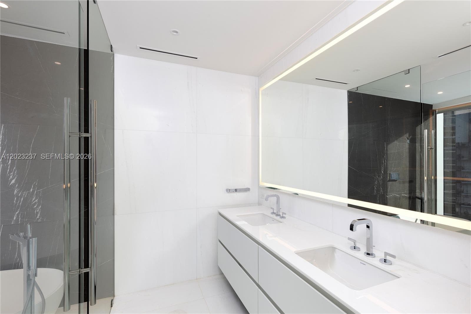 300 S Biscayne Blvd Way # 2107, Miami FL 33131 — 9