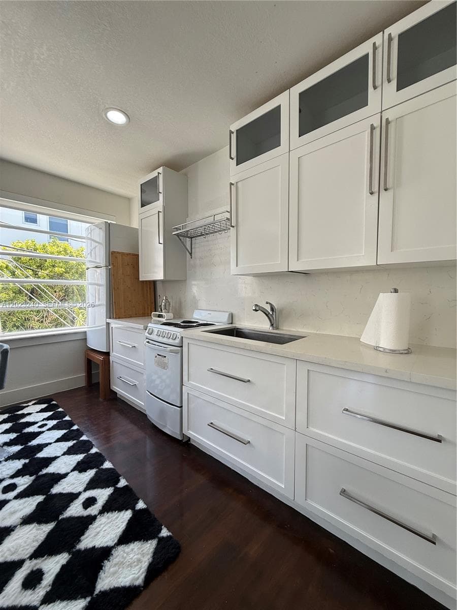 723 2nd St # 8, Miami Beach FL 33139 — 1