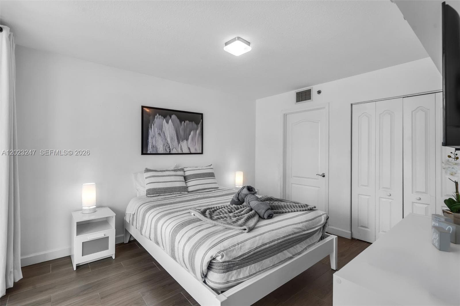 1200 Brickell Bay Dr # 2915, Miami FL 33131 — 27