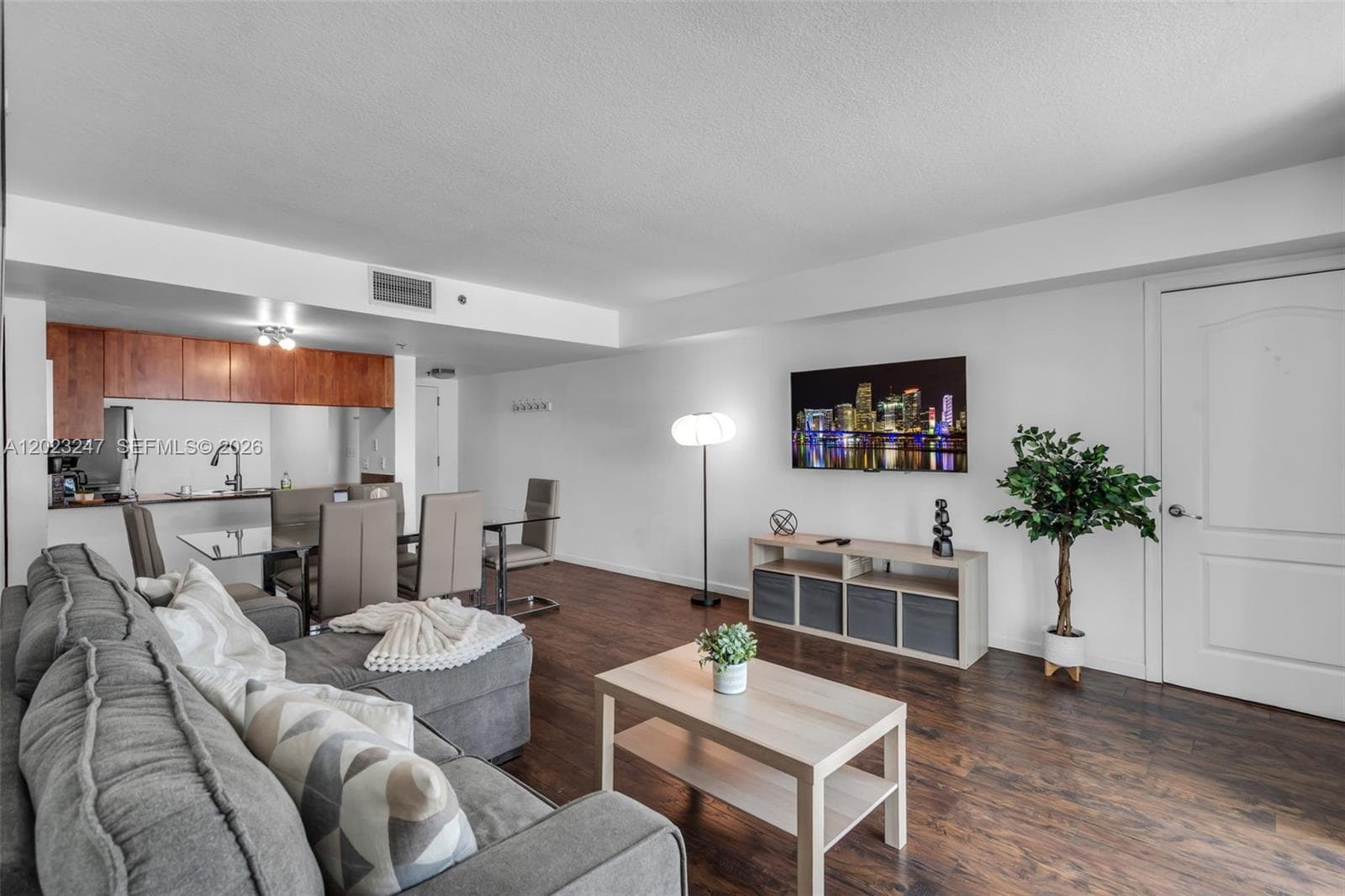 1200 Brickell Bay Dr # 2915, Miami FL 33131 — 11