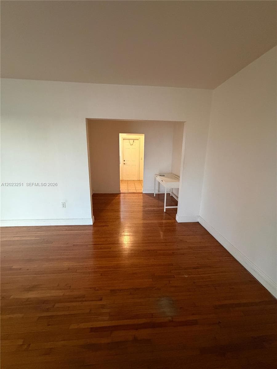 2200 Calais Dr # 5, Miami Beach FL 33141 — 2