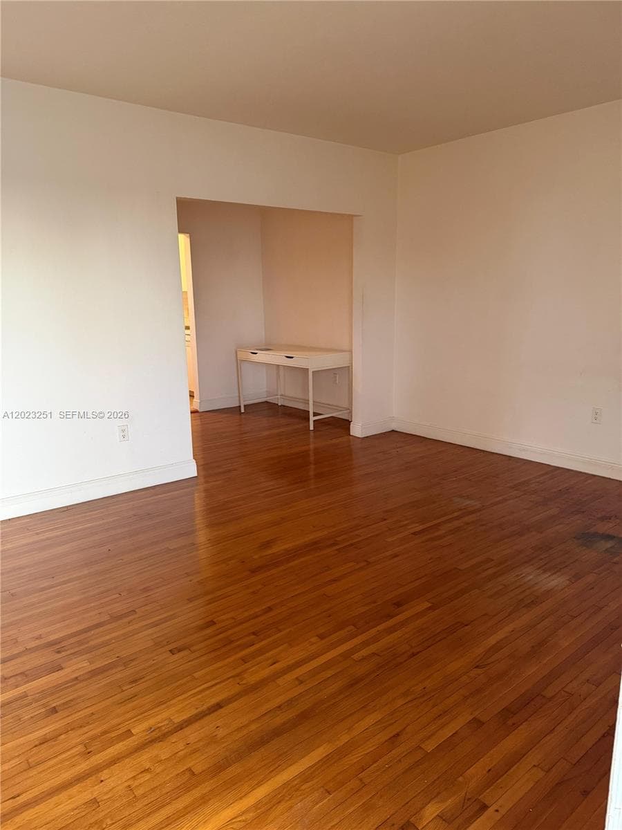 2200 Calais Dr # 5, Miami Beach FL 33141 — 5