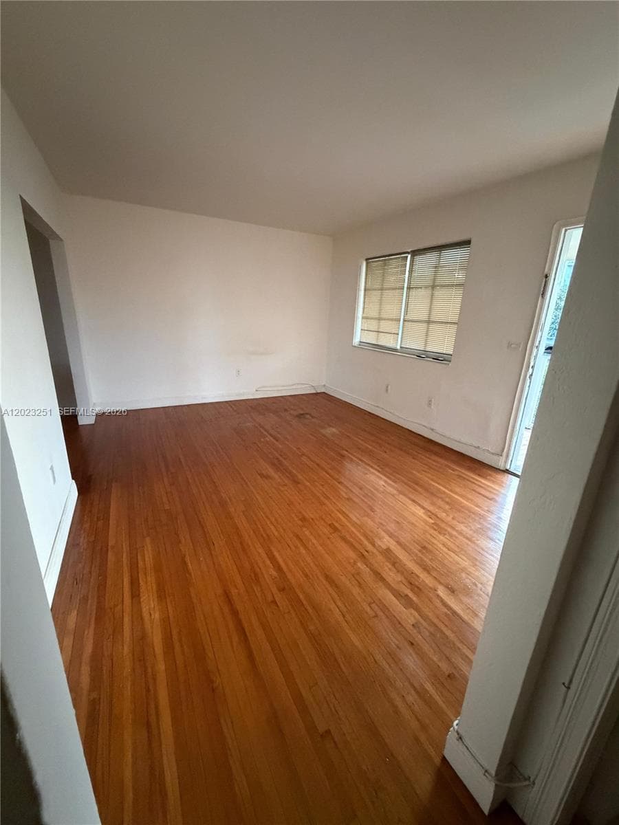 2200 Calais Dr # 5, Miami Beach FL 33141 — 4