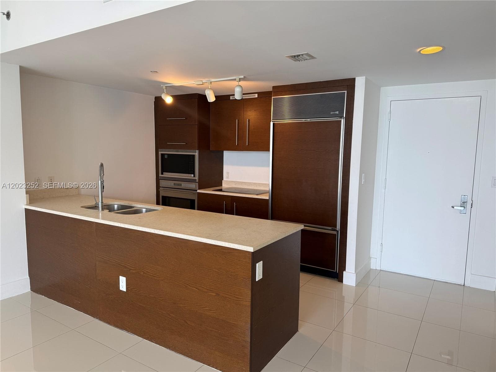 465 Brickell Ave # 3906, Miami FL 33131 — 4
