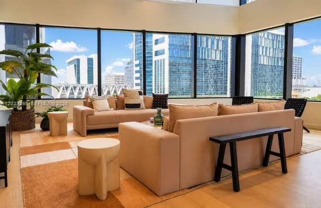 225 N Miami Ave # 2008, Miami FL 33128 — 29