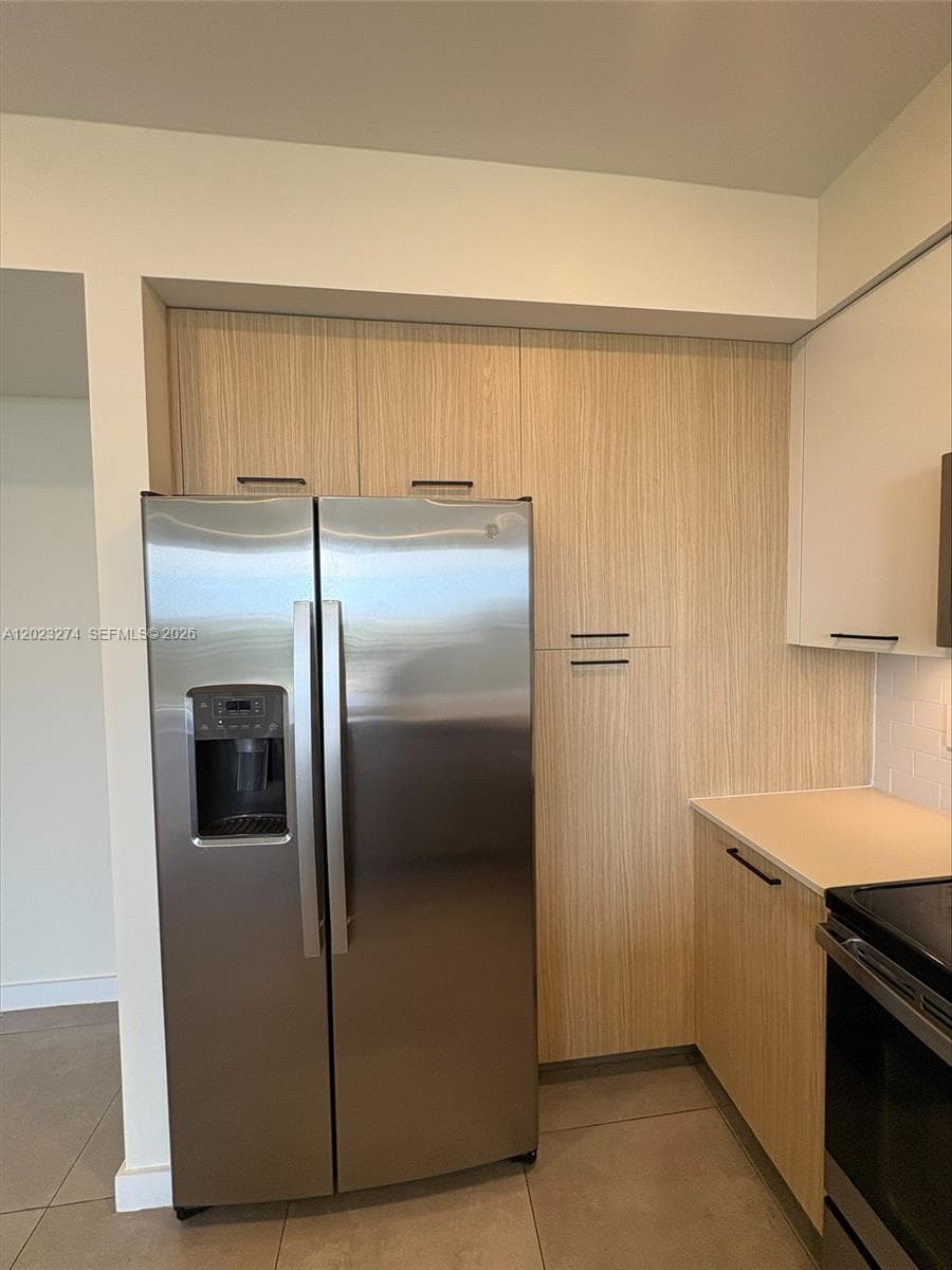 16395 Biscayne Blvd # 1310, North Miami Beach FL 33160 — 22
