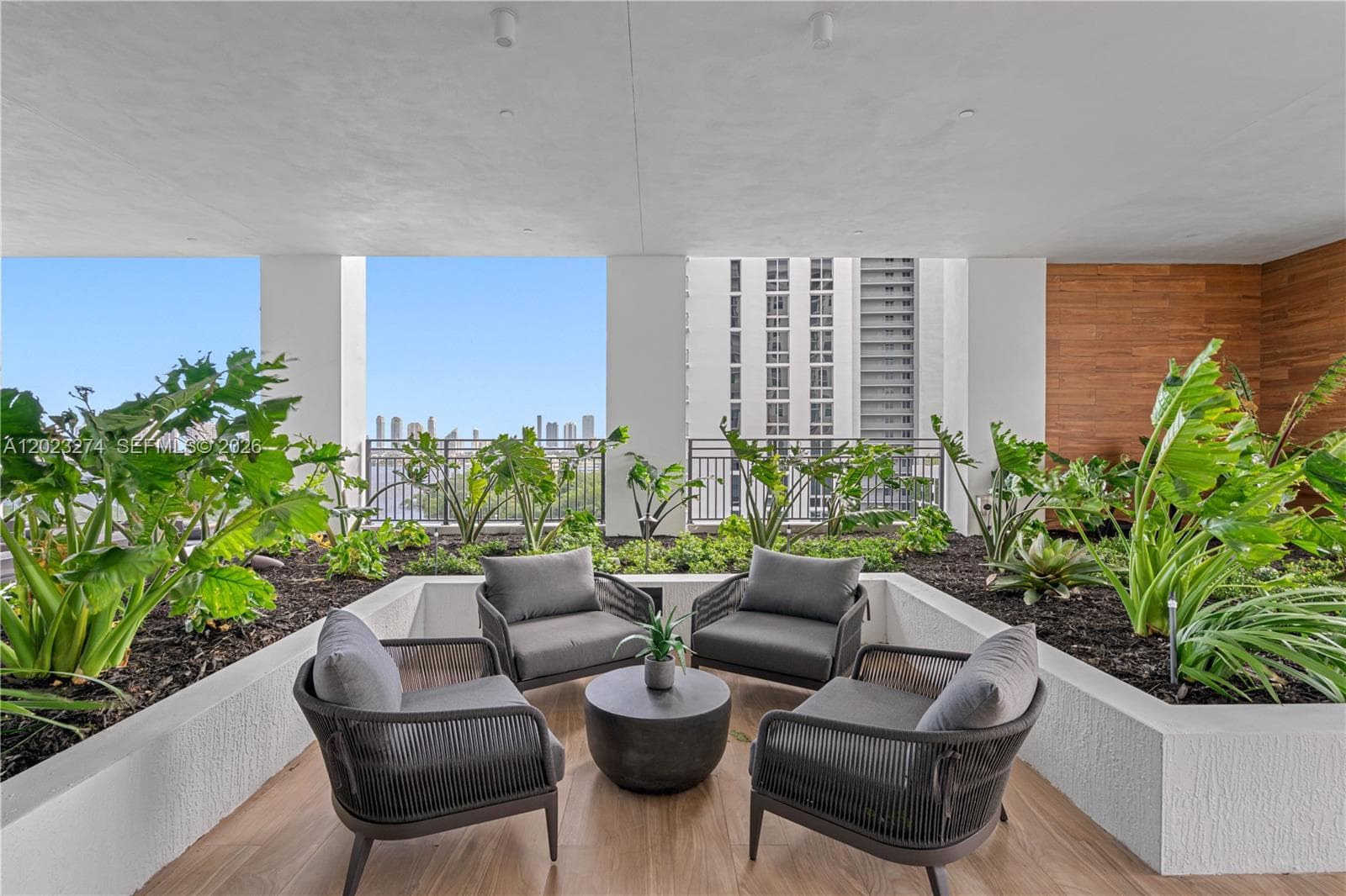 16395 Biscayne Blvd # 1310, North Miami Beach FL 33160 — 32