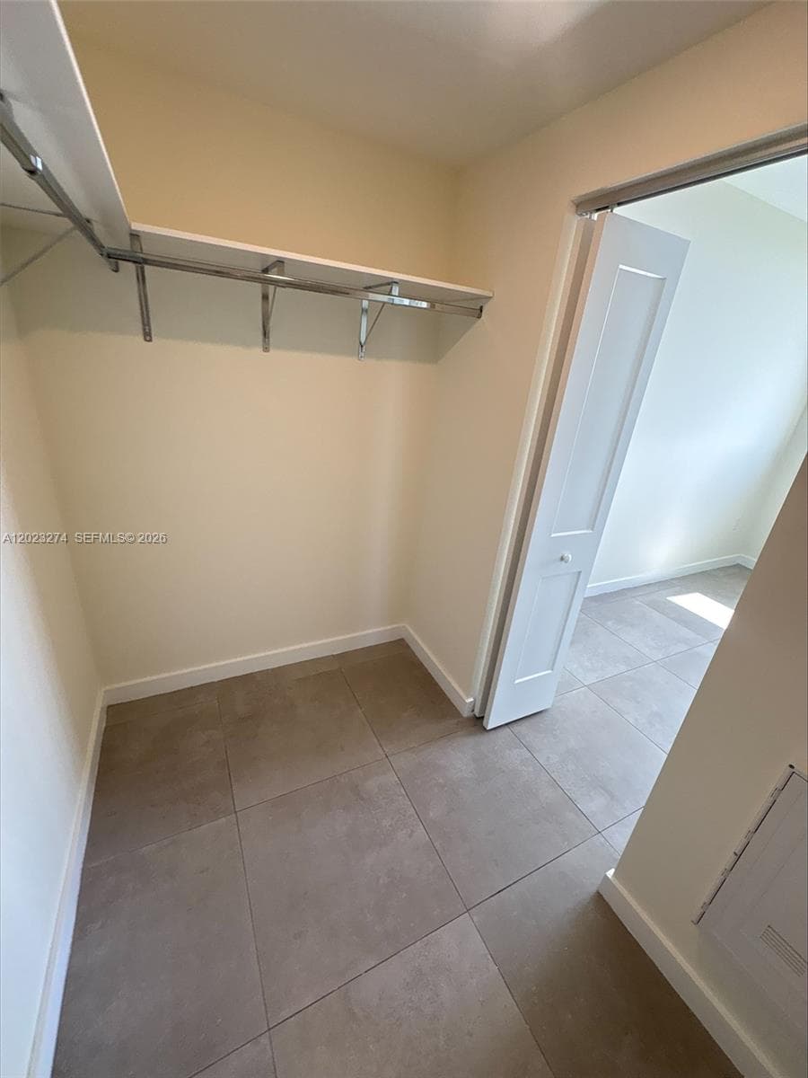 16395 Biscayne Blvd # 1310, North Miami Beach FL 33160 — 9