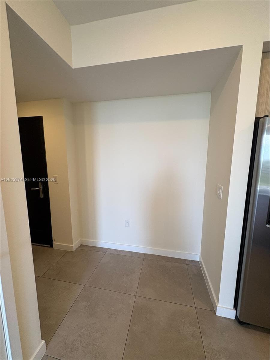 16395 Biscayne Blvd # 1310, North Miami Beach FL 33160 — 21