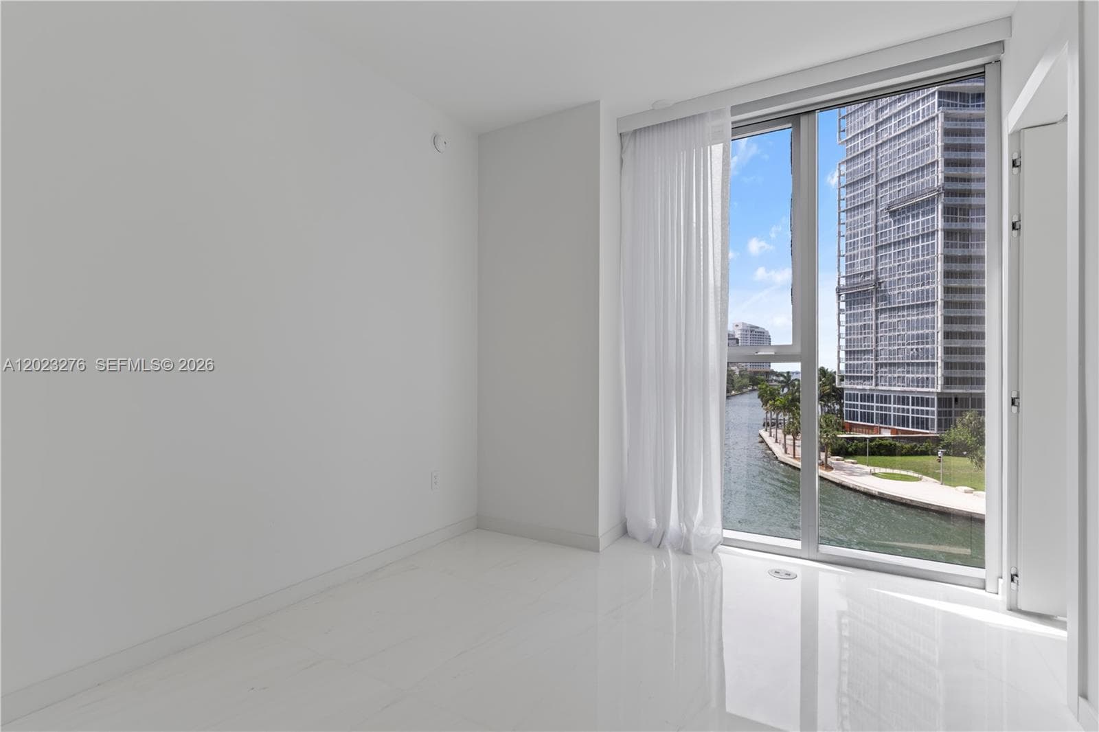 300 Biscayne Blvd Way # 804, Miami FL 33131 — 24